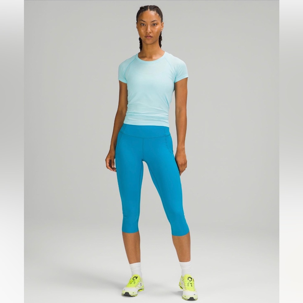 lululemon Swiftly Tech Short Sleeve Shirt 2.0 in Icing Blue Size 2 New NWT - Picture 14 of 16
